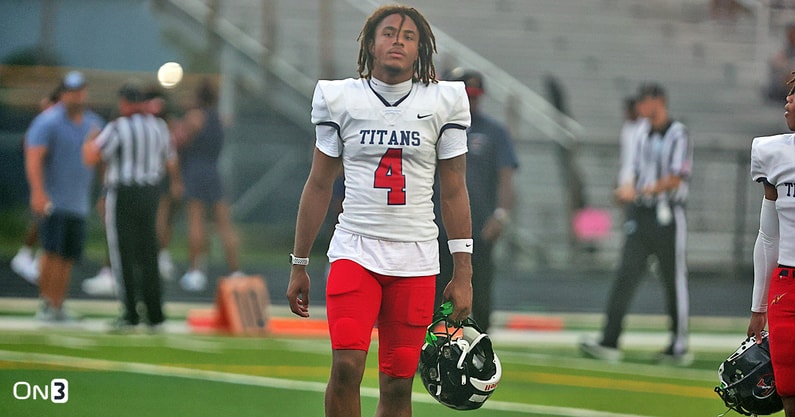 The latest on 5-star WR and long-time Oregon commit Dallas Wilson as the Early Signing Period is upon us. on3.com/news/florida-m…