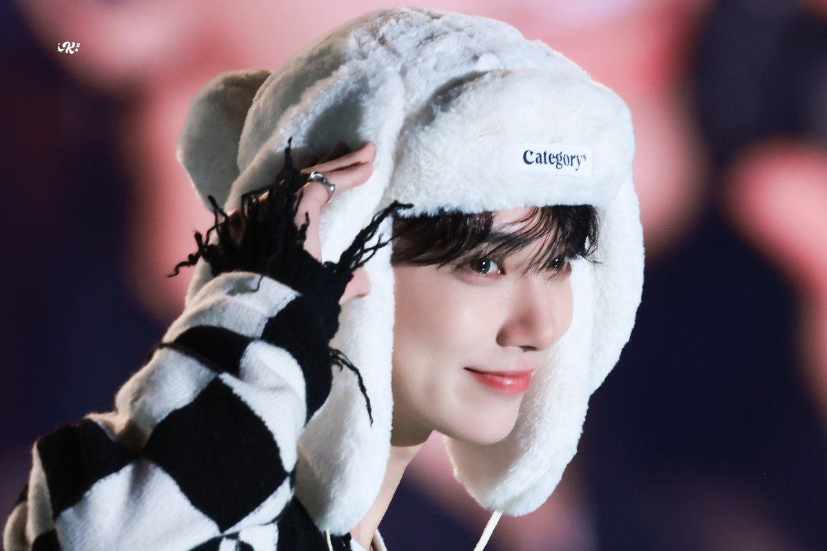 241204

#조슈아 #홍지수
#ジョシュア #JOSHUA 
#세븐틴 #SEVENTEEN

HD 🔗：weibo.com/6239073465/510…