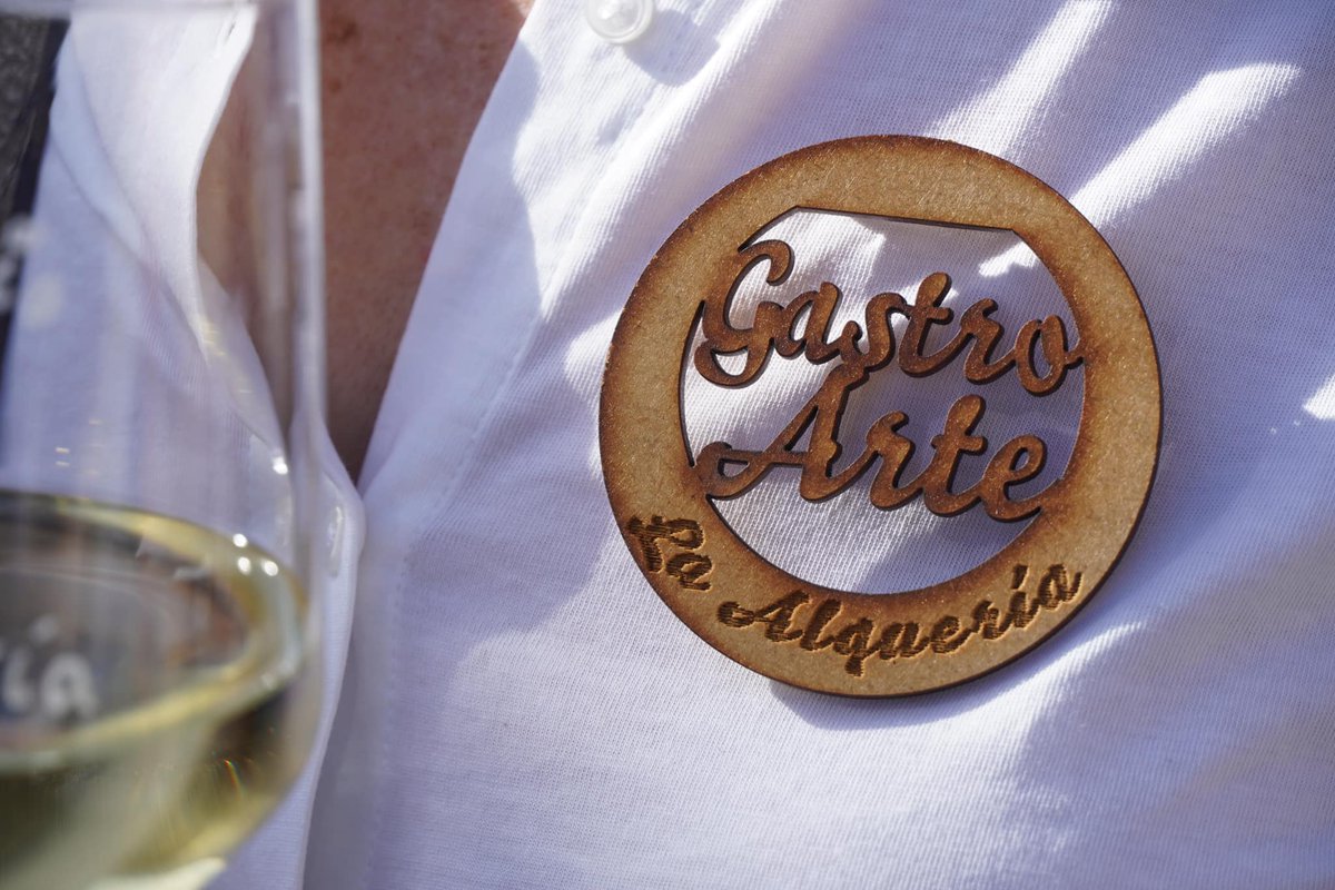 🎨🍴 La Alquería vivió un domingo único con la V edición de 'GastroArte': gastronomía, arte en vivo y tradición rural se unieron en esta feria. ¡Gracias a todos por hacerlo posible! 🙌 #Jumilla #GastroArte