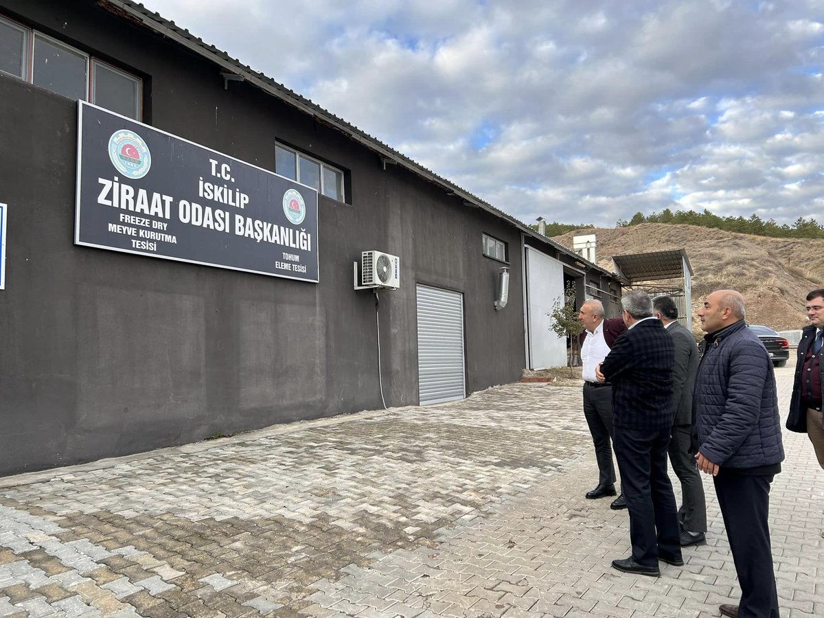 📷 İSKİLİP ZİRAAT ODASI'NA YENİLENEBİLİR ENERJİ YATIRIMI İÇİN İHALEYE ÇIKILIYOR

İskilip Ziraat Odası Başkanlığı'nın İskilip Sanayisi'nde bulunan binasının çatısına  90 kWe (en az 105,6 kWp) kapasiteli "Şebeke Bağlantılı Güneş Enerjisi Santralinin" yapımı için  ihaleye çıkılıyor.