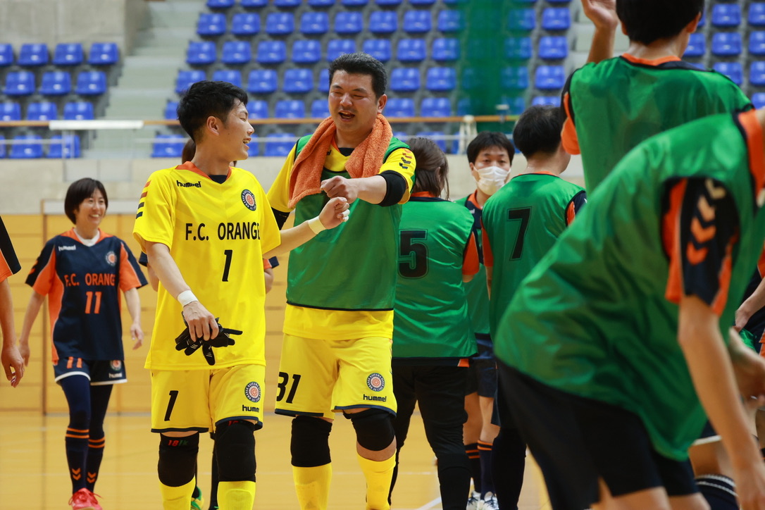 parakeet_diary's tweet photo. 【パラキートの振り返り2024_10】 5月11日 SF関東大会の埼玉県予選を取材。今年から関東大会予選とリーグ戦とを切り離し、新たな展開に入った埼玉県。常勝軍団FREM FCに代わって優勝したのは伏兵・FC ORANGEでした。埼玉の取組は来年も引き続き追いかけます   #ソーシャルフットボール https://t.co/9rJnnrIbsj