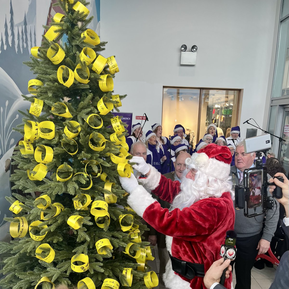 Limerick Central Rotary (@limerickrotary) on Twitter photo Thanks to Councillor Kieran O'Hanlon and Councillor Fergus Kilcoyne <a href="/LimerickCouncil/">Limerick Council - Comhairle Luimnigh</a> for launching our inaugural Remembrance Tree 🎄
Visit us at the Garryowen Mall entrance of
<a href="/Crescent_SC/">Crescent Shopping Centre</a> this month to remember a loved one and support some great local causes🎗️ Thanks to Councillor Kieran O'Hanlon and Councillor Fergus Kilcoyne <a href="/LimerickCouncil/">Limerick Council - Comhairle Luimnigh</a> for launching our inaugural Remembrance Tree 🎄
Visit us at the Garryowen Mall entrance of
<a href="/Crescent_SC/">Crescent Shopping Centre</a> this month to remember a loved one and support some great local causes🎗️