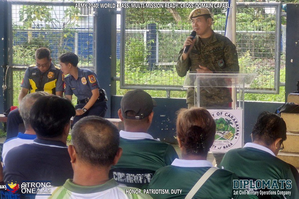 Nine1Diplomats's tweet photo. TINGNAN|| Mga Barangay Officials mula sa tatlong barangay ng Naga City sumailalim sa Orientation, Training at Seminar na isinagawa ng kapulisan at kasundaluhan.

#AFPyoucanTRUST
#PhilippineArmy
#StrongUnitedReliable
#KaagapayNgMgaBikolano https://t.co/GhwkaMLFfe