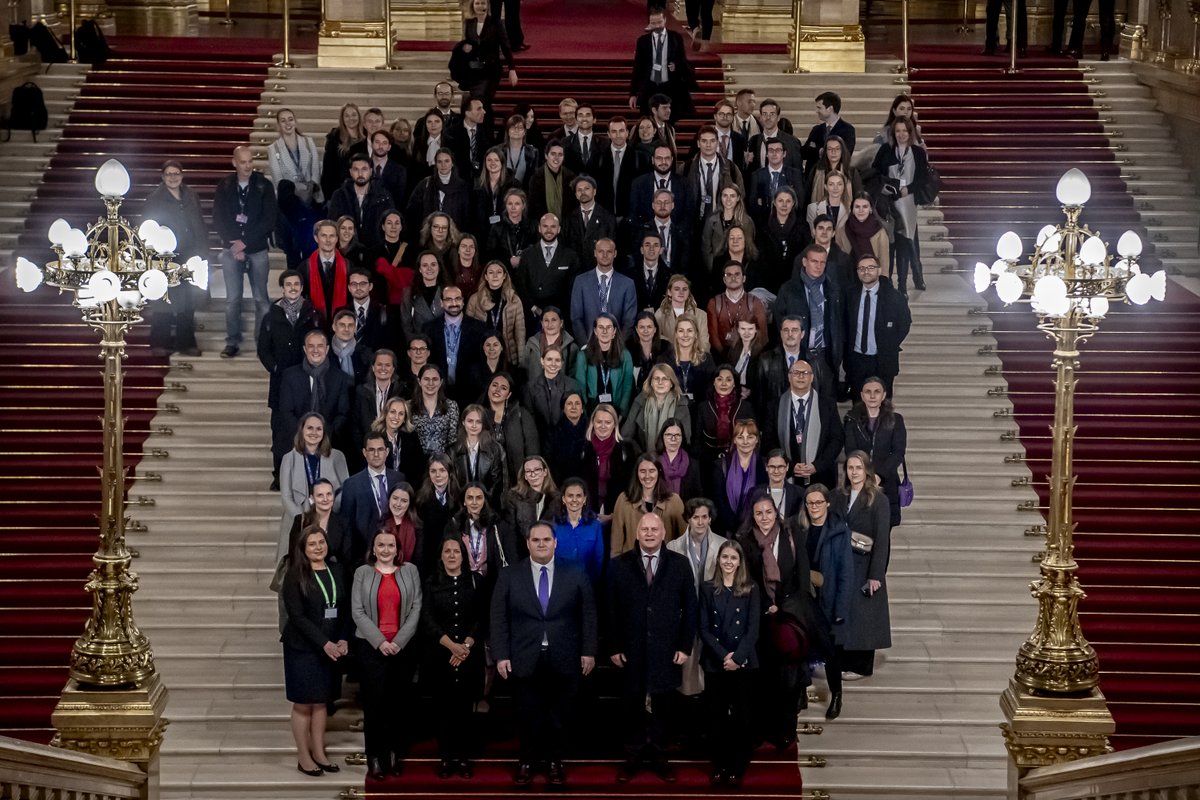 Dyr. I. Woicka - Żuławska oraz delegacja z AD wzięli udział w inauguracji I modułu 25. edycji programu EDP 
w Budapeszcie. W wydarzeniu uczestniczyli dyplomaci z krajów UE, dyrektorzy Akademii Dypl. oraz przedstawiciele ESDZ i KE.
IV ostatni moduł odbędzie się maju w W-wie!