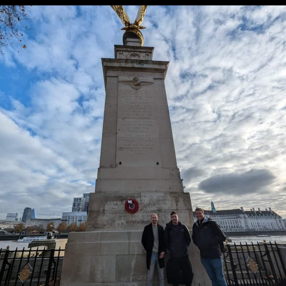 TSW completed a force development trip to London. 💂‍♀️💂‍♂️ Honoured to be invited to the Ceremony of the Keys at the Tower of London - a historic tradition! #ForceDevelopment #London #CeremonyOfTheKeys #TacticalSupplyWing"