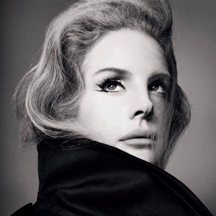 SpotifyLana's tweet photo. Lana Del Rey was the 4th most streamed female artist on this year’s Spotify Wrapped.

— She has only released 1 song this year. https://t.co/WmaOKz8reo