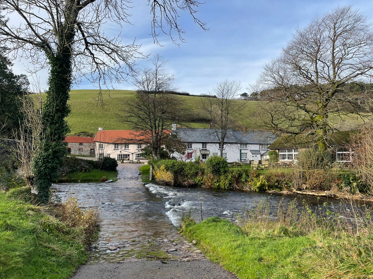Would you like to spend more time in nature while learning new skills? We have a range of new volunteer roles in the #LornaDooneValley, from garden volunteers to group walk leaders. 

To find out more or register your interest, please visit: bit.ly/VolunteeringOp…