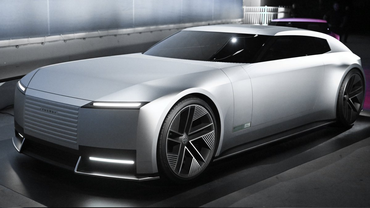 Opinion: The new Jag concept would have been much less polarising if they stuck to their traditional performance luxury marketing and released the concept car in Jaguar Black, dark blue or even silver.