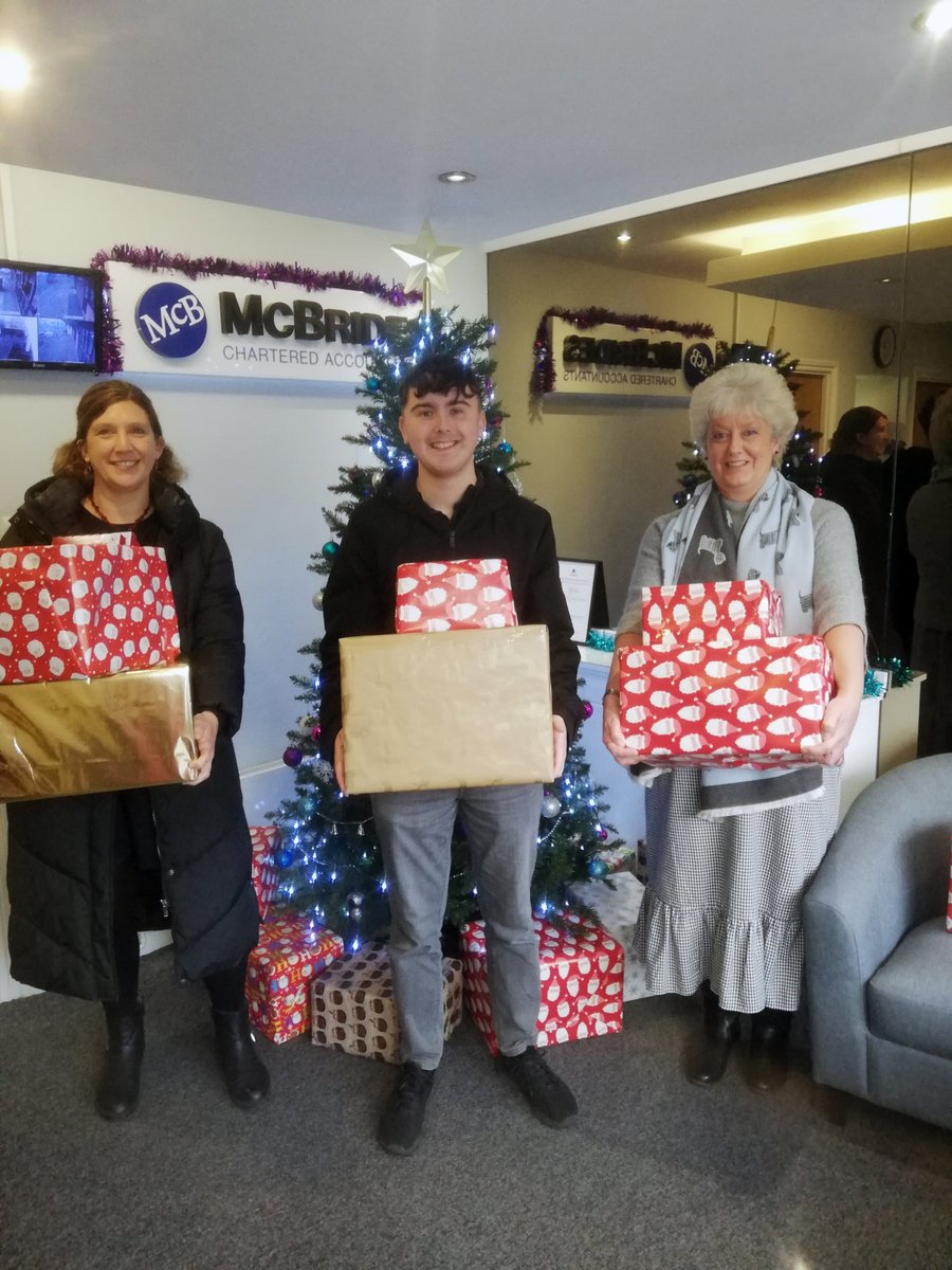 Our McBrides elves have been busy wrapping and delivering essential items to our local primary school, Hope Community School. 🎄🎁

#Christmas #GivingTuesday2024 #Community