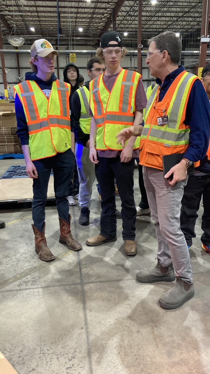 Last week, #NBCOE for Skilled Trades and Manufacturing joined students from Moncton High as they explored Imperial Manufacturing in Dieppe! They toured manufacturing lines and learned how NB grads can build incredible careers right here at home.
<a href="/EMCCanadaMFG/">Excellence in Manufacturing Consortium</a>