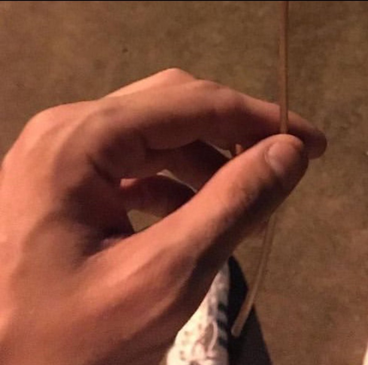 louis hands bot (@lwthandsbot) on Twitter photo 