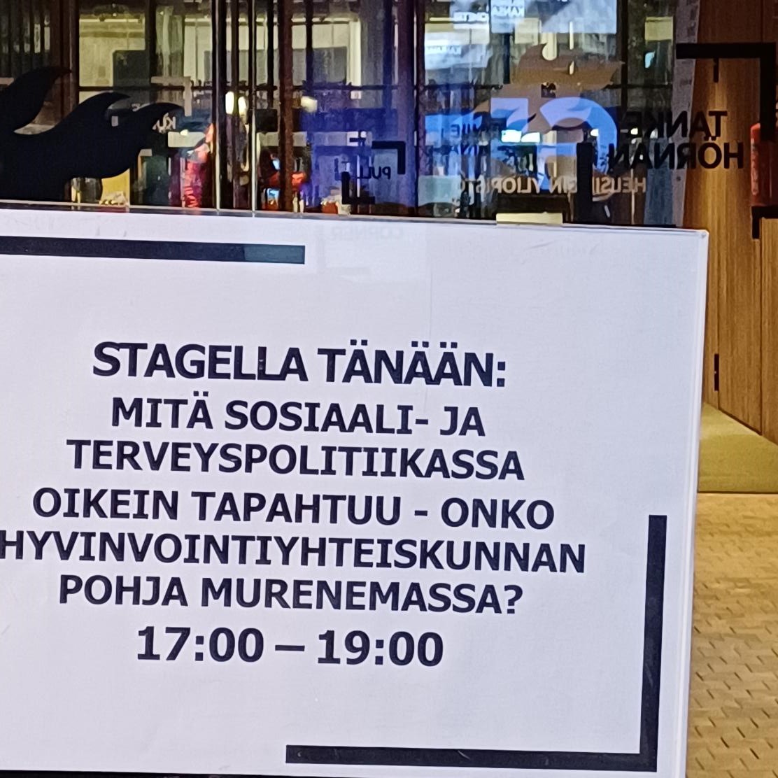 Mitä sosiaali- ja terveyspolitiikassa oikein tapahtuu -tilaisuuden tallenne nyt katsottavissa 2 vkoa d24vi3j4oqssjr.cloudfront.net/10154/36903171… Tsekkaa, onko meidän #kansalaisyhteiskunta jotain samaa Unkarin kanssa tai mihin suuntaan #hyvinvointivaltio on menossa. <a href="/SOSTE10/">SOSTE Suomen sosiaali ja terveys ry</a> <a href="/Talentiary/">Talentia ry</a> <a href="/AKouvonen/">Anne Kouvonen</a>