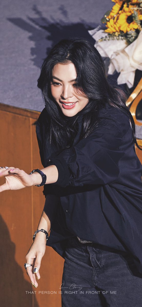 followsun_faye tweet picture