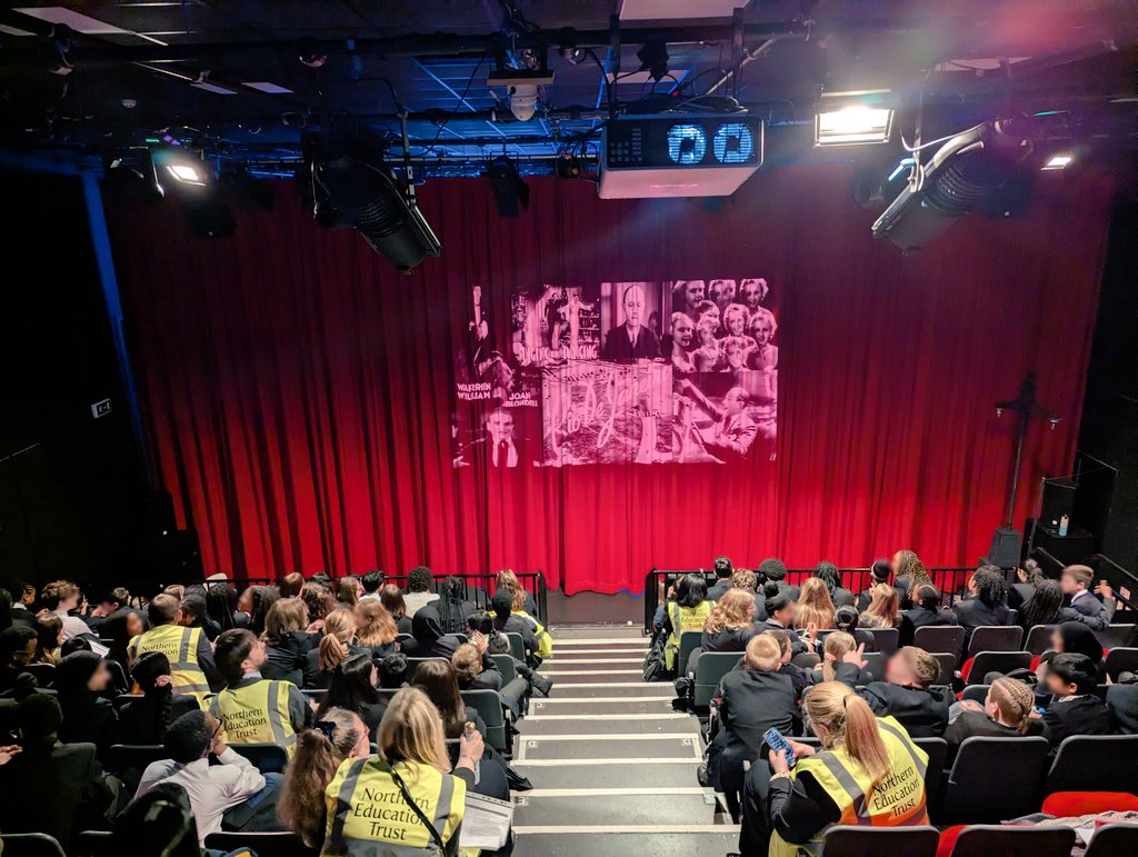 Our first matinee of the year showcasing our Hollywood Musicals (The Golden Era) show! 🎬🎵🕺💃

Use the following link to book on to any of this week's shows!
ticketsource.co.uk/sccperformingp…