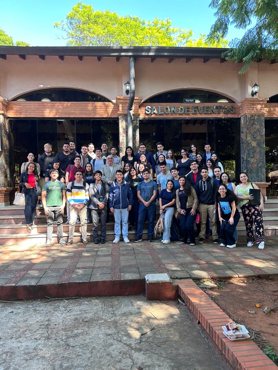 FCE/UNA. Examen final, algunos rindieron su última materia. Un gran honor haber sido parte de la formación de los futuros colegas. Hoy cerramos un ciclo por demás provechoso. Hemos aprendido mucho y también renovamos el compromiso con nuestro país. Hasta la próxima!!!
