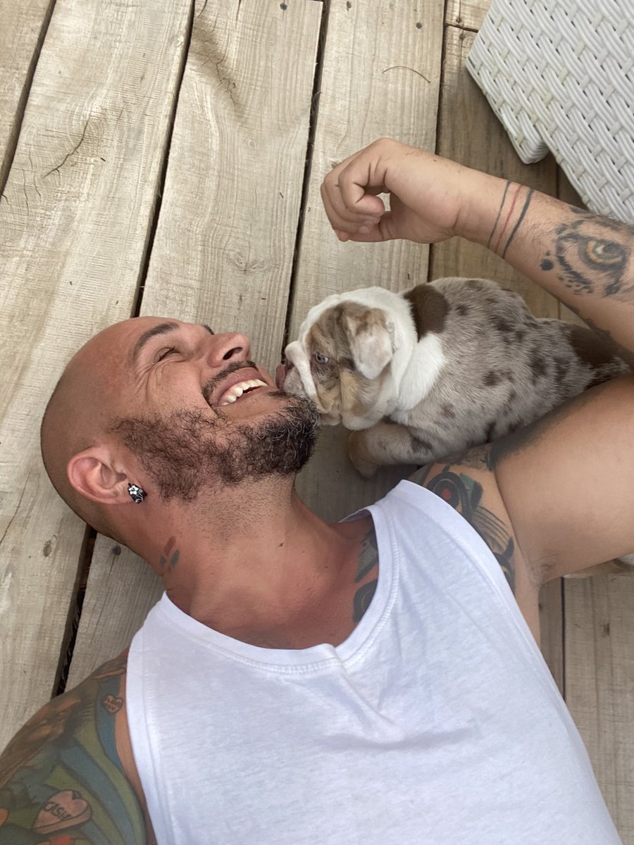 bractrd's tweet image. La Felicidad está en ti … no la busque en los demás.