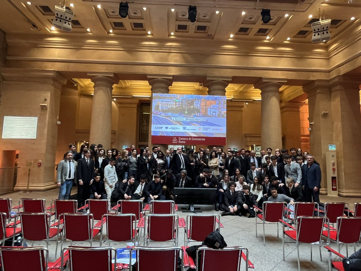 JacopoFortino's tweet photo. Grande successo anche per questa VII edizione del #PremiiAngi. Foto di gruppo con tutti i partecipanti ed i tanti giovani presenti presso la sala del Tempio di Vibia Sabina e Adriano
Appuntamento alla prossima edizione!
#ANGI #PremioANGI #adv https://t.co/1pwATya1MJ