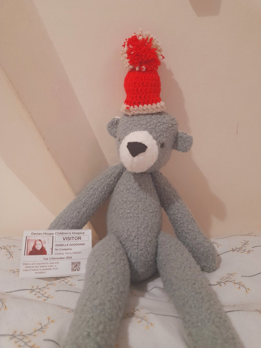 IzzyGoodhand's tweet photo. Yesterday, I visited @DerianHouse to find out more about their Deck The Halls Campaign. I also happened to come home with a couple of souvenirs! 

It really is a wonderful cause, so if you have anything to spare, you can donate here: https://t.co/NSaKxeH1oN https://t.co/oFb7YgfwHc