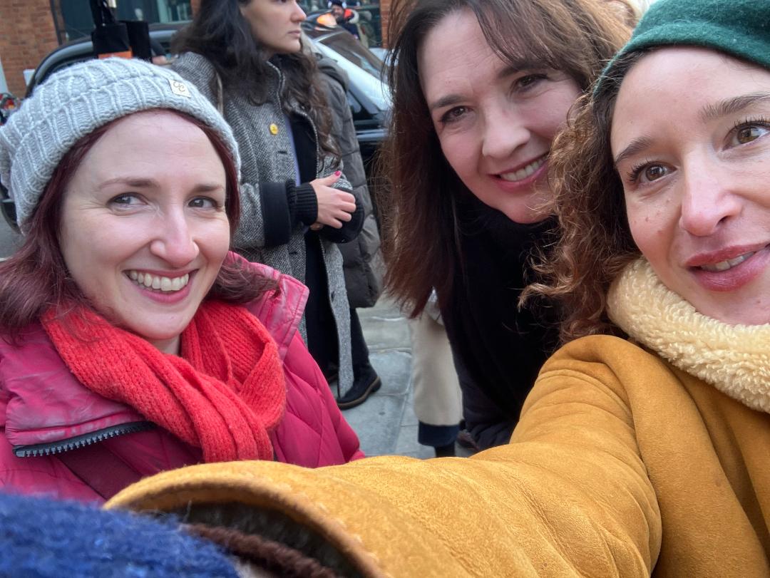 babsellen's tweet photo. Supporting The Observer/Guardian on the first day of strike action. Sign the readers' petition. Buy the gorgeous merch. Ta! 📷x https://t.co/fF6l4fc0fh