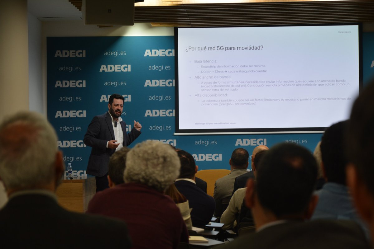 Gipuzkoako Enpresentzat <a href="/euskaltel/">Euskaltel</a>-ekin batera <a href="/ADEGI/">ADEGI</a>-n antolatu dugun jardunaldia. "Negozio-aukera berriak: 5G sare pribatuak" saioaren barruan, #BasqueCCAM gure bezeroak mugikortasun konektatu, autonomo eta kooperatiboaz hitz egin du.