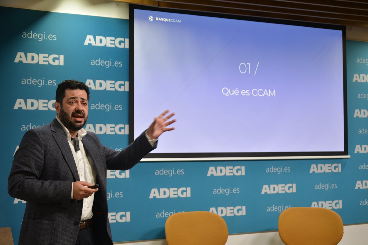 KulturAtelier's tweet photo. Gipuzkoako Enpresentzat @euskaltel-ekin batera @ADEGI-n antolatu dugun jardunaldia. "Negozio-aukera berriak: 5G sare pribatuak" saioaren barruan, #BasqueCCAM gure bezeroak mugikortasun konektatu, autonomo eta kooperatiboaz hitz egin du. https://t.co/siHe0YPXFb