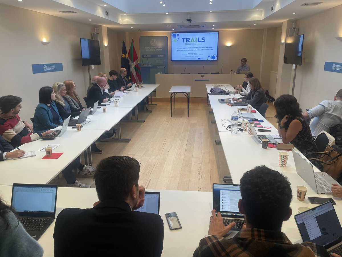 earlallEU's tweet photo. Today, we are pleased to host the joint research seminar on 4 @HorizonEU Research & Innovation projects focused on skills: #EUProjectTrails, @SkillsPulse, @SkillabProject and @SkiLMeeT, we will explore synergies and policy initiatives to tackle skills mismatches. https://t.co/3oHR7vIbUB