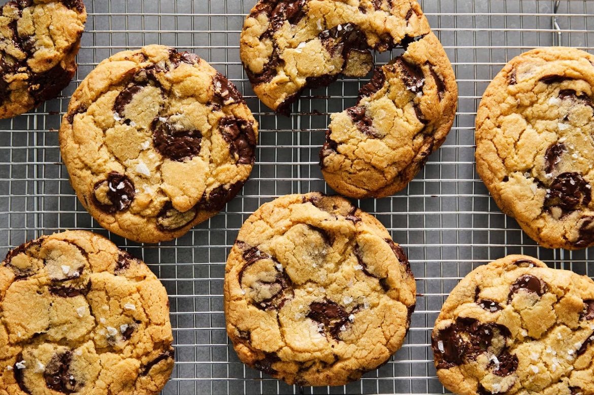 PullmanCoffee's tweet photo. 🍪✨ Today is #NationalCookieDay. Treat yourself to a warm, buttery chocolate chip cookie—perfectly chewy, golden, and packed with rich, melty chocolate. Pair it with your favorite coffee or tea and enjoy pure happiness! ☕🍪 #PullmanClub https://t.co/5z6cmiePqm