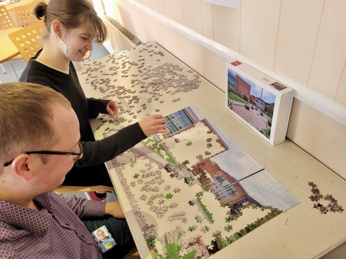 JohnInnesCentre's tweet image. Today’s #WhatIsIt Wednesday - Tech Timeout” special edition answer is…🥁

Well, it’s Rex the JIC #ScienceCat! 🐾 🧪 

Of course, there wasn’t a more purr-fect feline to help our researchers take a break from technology and enjoy some fun communal jigsaw puzzles 🧩

#LifeAtJIC
