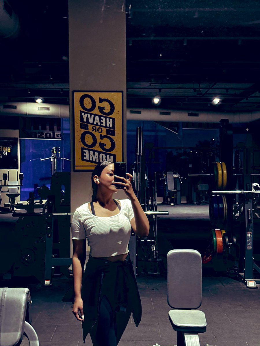 CryptoSimmi's tweet photo. I was in the gym and $CAKE exploded 💥 🚀 it’s only just begun! Everyone is sleeping on CAKE, it will gradually only go up from here on. strap in! #PancakeSwap #CAKE #cakegirl #crypto https://t.co/Aref6xz9lv