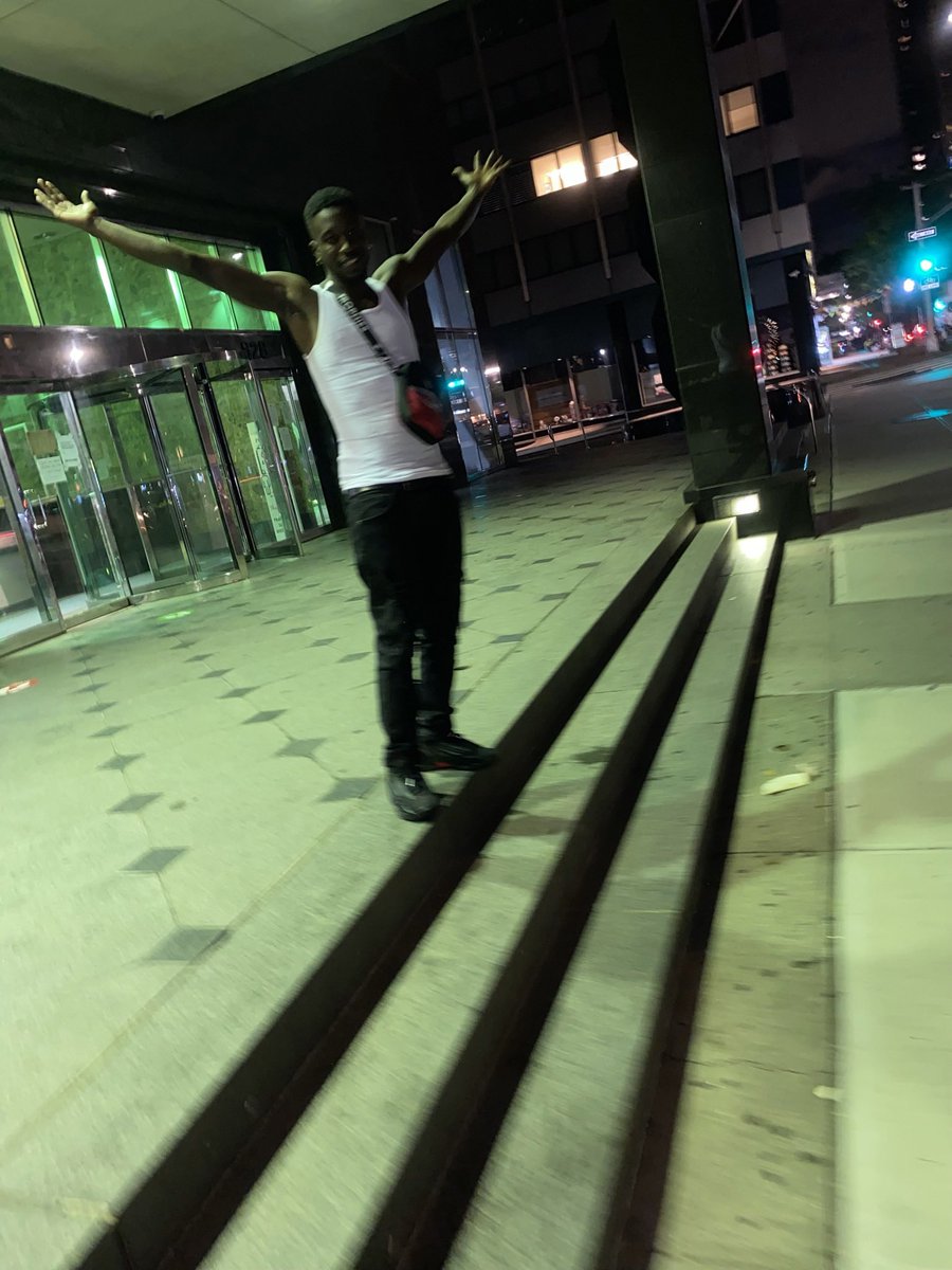 MotownBud24's tweet photo. Me against the World baby #QPAC https://t.co/gigVfN0h05
