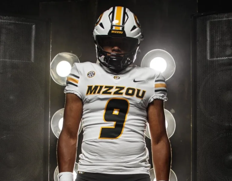 thevandalorian's tweet photo. "One of their main focal points of a game plan was run away from Dante."

Dante McClellan set the tone as a linebacker at Canton (Ohio) McKinley. More on the physicality he brings to #Mizzou: https://t.co/eOAWQ5TdhJ https://t.co/yjpjpGkjOT