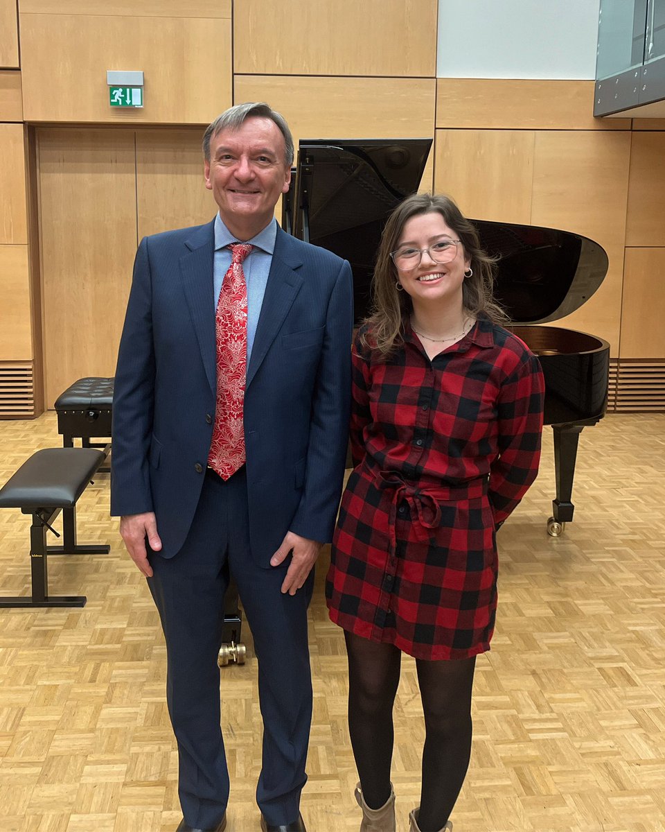 A wonderful opportunity meeting and working with <a href="/houghhough/">Stephen Hough</a> on Prokofiev 2nd Concerto this week at <a href="/rncmlive/">Royal Northern College of Music</a> filled with lots of valuable advice and insights into piano technique. Feeling very grateful! 🎶