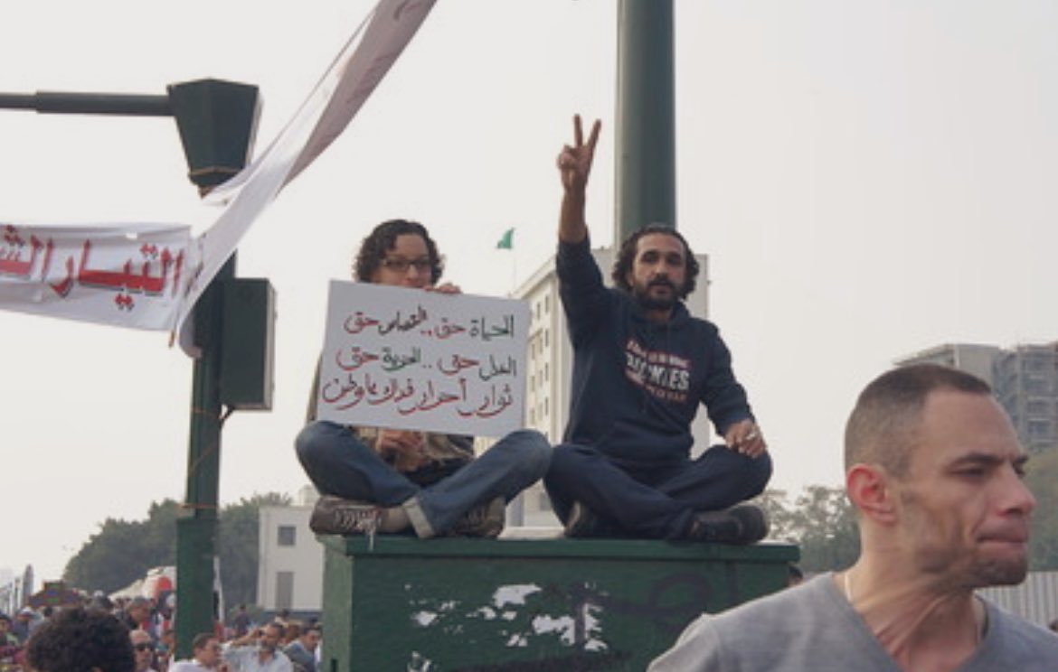 CheChaos's tweet photo. أصل الحكاية ان بهية مدبوحة وبتدفع دية
يا مصر هتعيشى مطية إذ يحكمك ضبوره وكاب …
#انا_الأديب 🎧
📸👥🪧🤞🏽 https://t.co/URdXOUIBlc