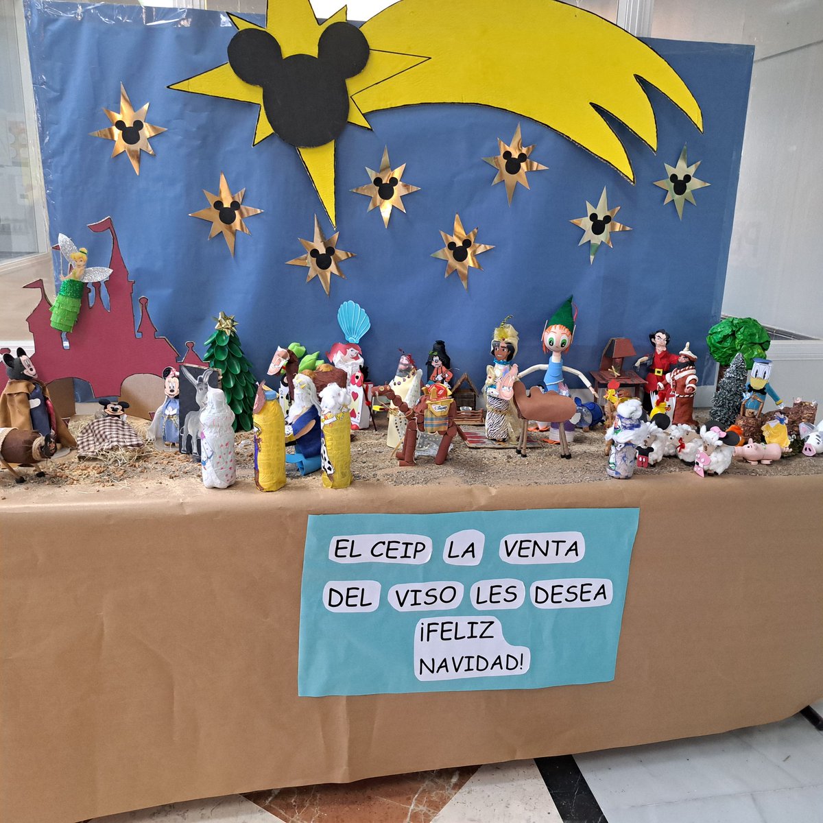 Gracias un año más al alumnado y docentes del CEIP La Venta del Viso, que traen los primeros destellos de la Navidad al #HUnivPoniente con este precioso Belén artesanal
#SomosPoniente
<a href="/saludand/">Consejería de Salud y Consumo</a> <a href="/AlmeriaJunta/">AlmeríaJunta</a> <a href="/peacro/">PEDRO ACOSTA</a> <a href="/CheloArtero/">Chelo Artero</a> <a href="/Salvamaroto/">Salva Maroto</a> <a href="/jyan/">Jinghao</a> <a href="/IsaDuepediatria/">Isa</a>