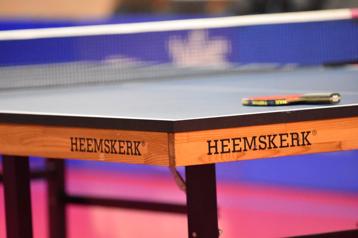VTV Nieuwegein versloeg Scylla met 4-1, Dozy Den Helder Noordkop won van SKF met 4-2.  

De finale op 21 december belooft spektakel!  

Meer over de tafel: [Novi 2400 van Heemskerk]

playheemskerk.com/tafeltennistaf…

📸: Cees van Schaik

#tafeltennis