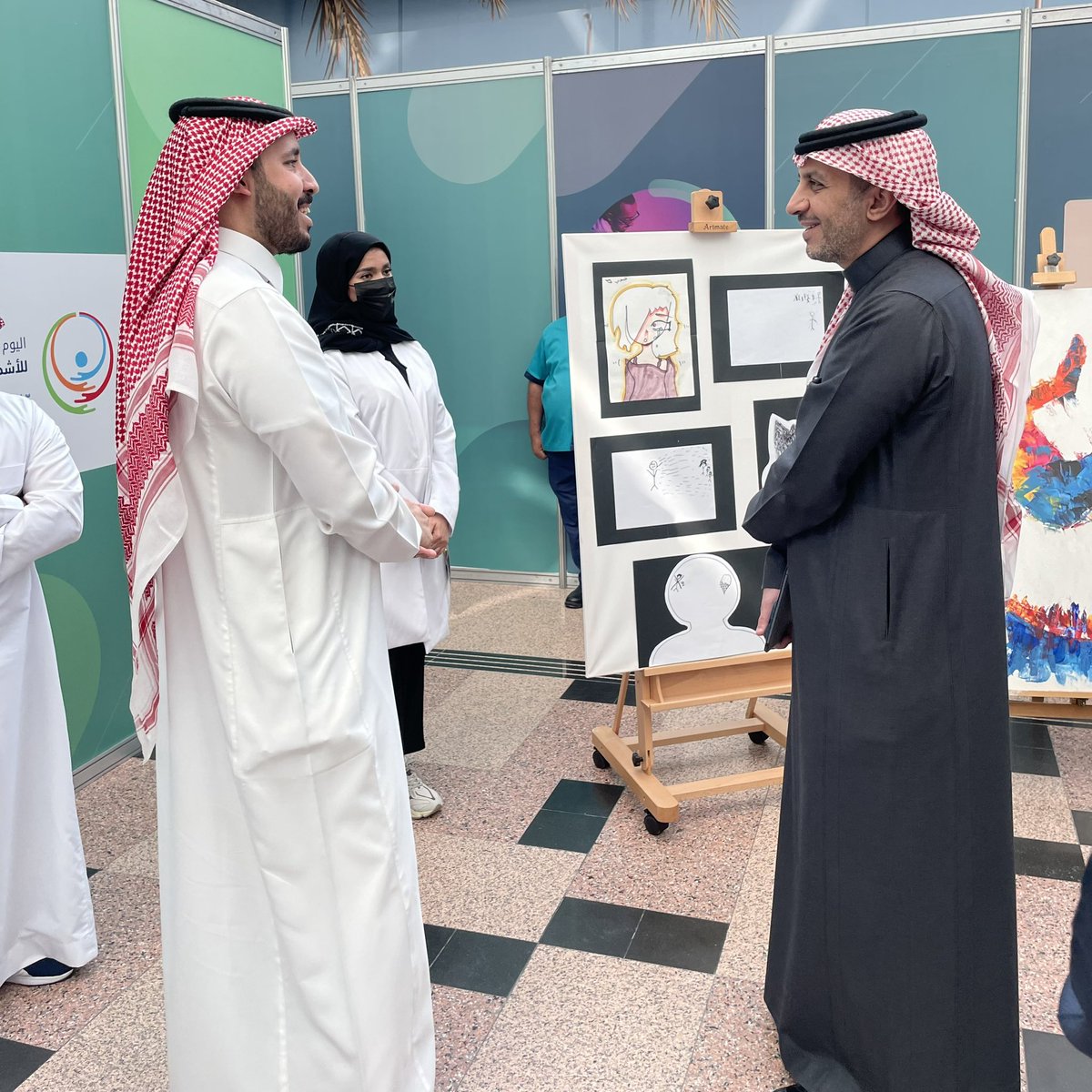 sessc_1's tweet photo. بمناسبة #اليوم_العالمي_للأشخاص_ذوي_الإعاقة 
نظمت شركة التعليمية بالتعاون مع مركز الامير سلطان معرض #لازم_تعرفها 
الذي يهدف الى الوعي بدور الاشخاص ذوي الاعاقة في المجتمع
كما سعدنا بزيارة الرئيس التنفيذي م. محمد المحيميد واطلاعه على أبرز الاركان التفاعلية. https://t.co/84UL94bb84