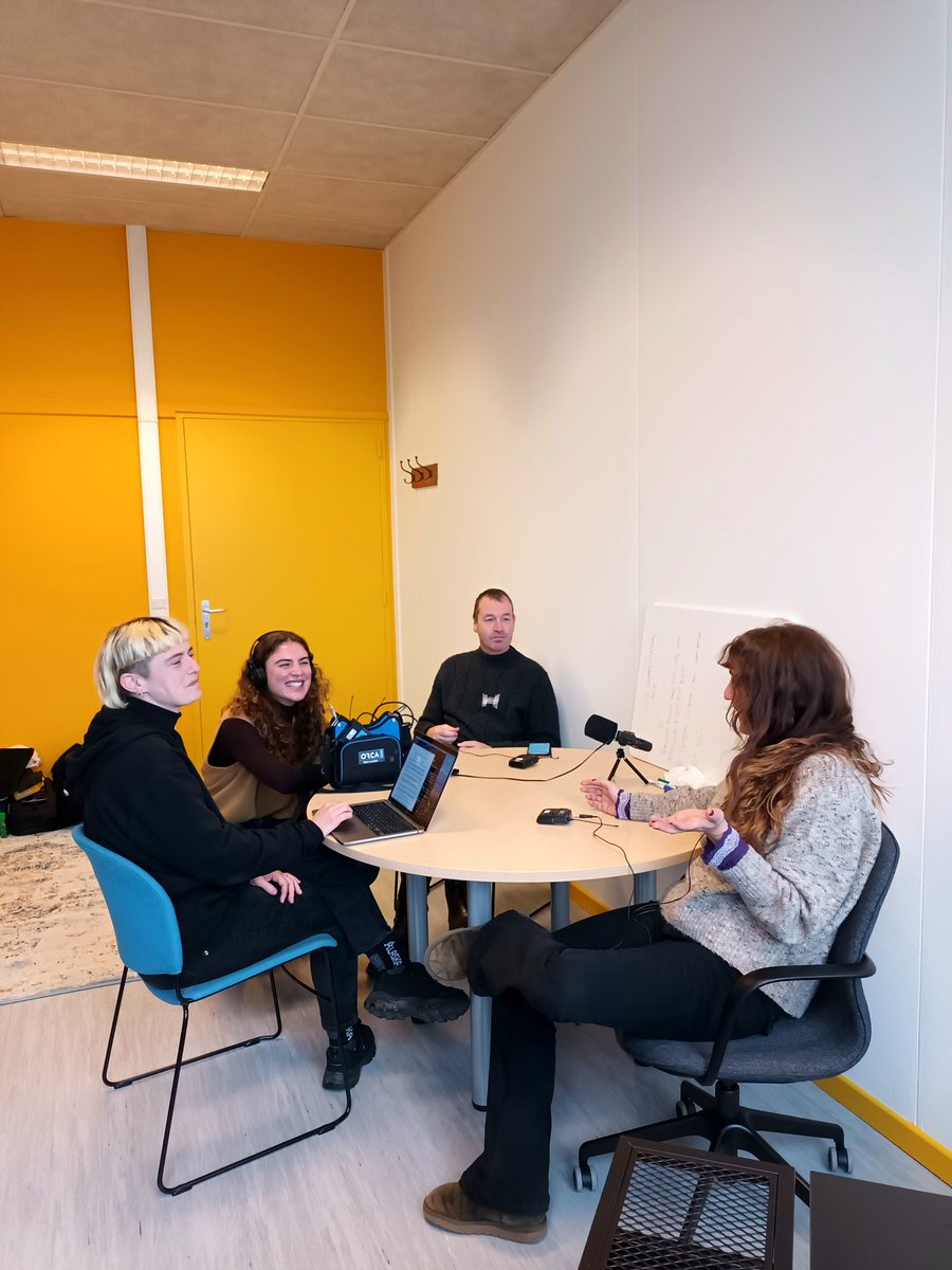 Today, at our newly created research unit CS4S (Cognitive Science for Society) we blend art with science. Iris Schleinitz, a student from Luca School of Arts, came to record some parts of her next short movie linking neuroscience to society!! with Wim Gevers