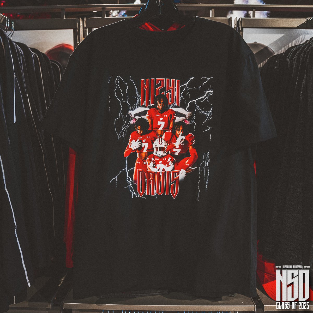 Nizyi Davis
🔻TE
🔻6’5”, 215 lbs.
🔻Indianapolis, IN
🔻Lawrence Central High School