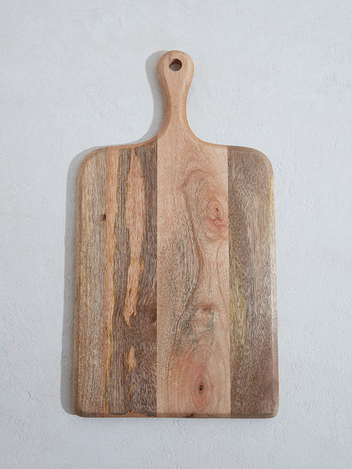 qualitycrafts0's tweet photo. Crafted from solid wood, this rustic cutting board is a versatile and durable addition to any kitchen. Its large surface area offers ample space for slicing, dicing, and chopping ingredients, while the ergonomic handle provides a secure grip.
#business #homedecor #qualitytime https://t.co/uZsJPy2Tnd