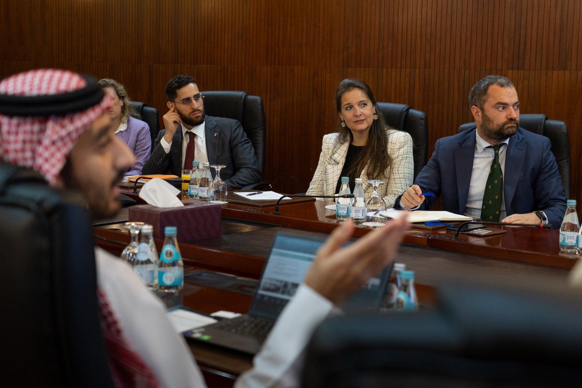 mowasalatqatar's tweet photo. We are honored to welcome the representatives of the Embassy of the Netherlands (KSA & Qatar) and ILO Qatar at Mowasalat! This visit once more highlights our commitment to employee empowerment, collaboration, and sustainability. Together, we continue to drive positive changes and create a thriving work environment for all!
#Mowasalat #Karwa

استقبلت مواصلات (كروه) وفد السفارة الهولندية(السعودية وقطر) و منظمة العمل الدولية حيث تعكس هذه الزيارة التزامنا  
المستمر بتمكين الموظفين وتعزيز روح التعاون والاستدامة. معاً نمضي نحو خلق تأثير إيجابي وبيئة عمل مزدهرة للجميع
#مواصلات#كروه
