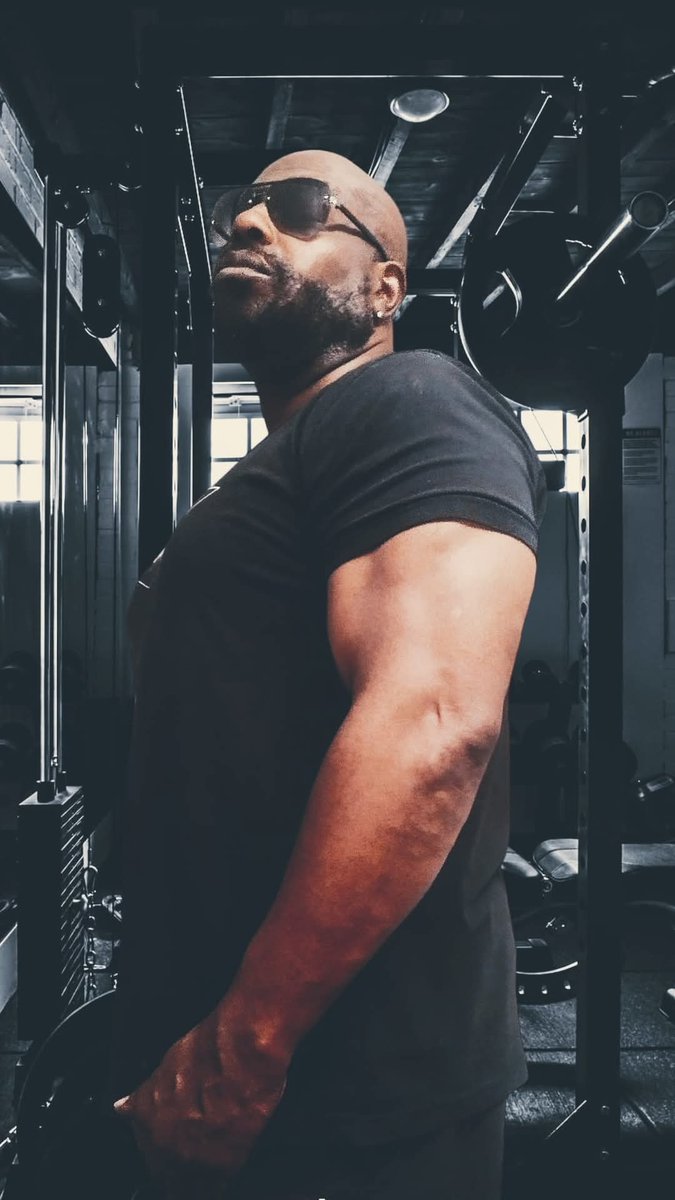 WHAT UP ALL MY G'S WORLDWIDE 
Keep yo head to the sky 
Keep God first and greatness always follows have an awesome day GODS SPEED !!! 
#TheBlackGodfather #blacksuperman #abovethelawforever #POMONALOVE