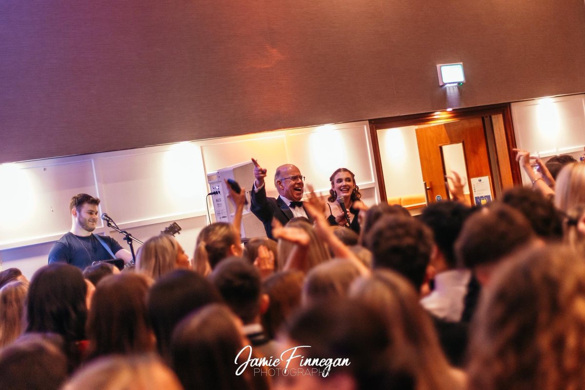 Winter Gala 2024 ! ⭐️🎄

On Monday we hosted our annual event, in aid of Hospice NI.

The Committee would like to thank everyone who made it possible to raise over £1,000 for a fantastic organisation. We hope everyone had a great night!