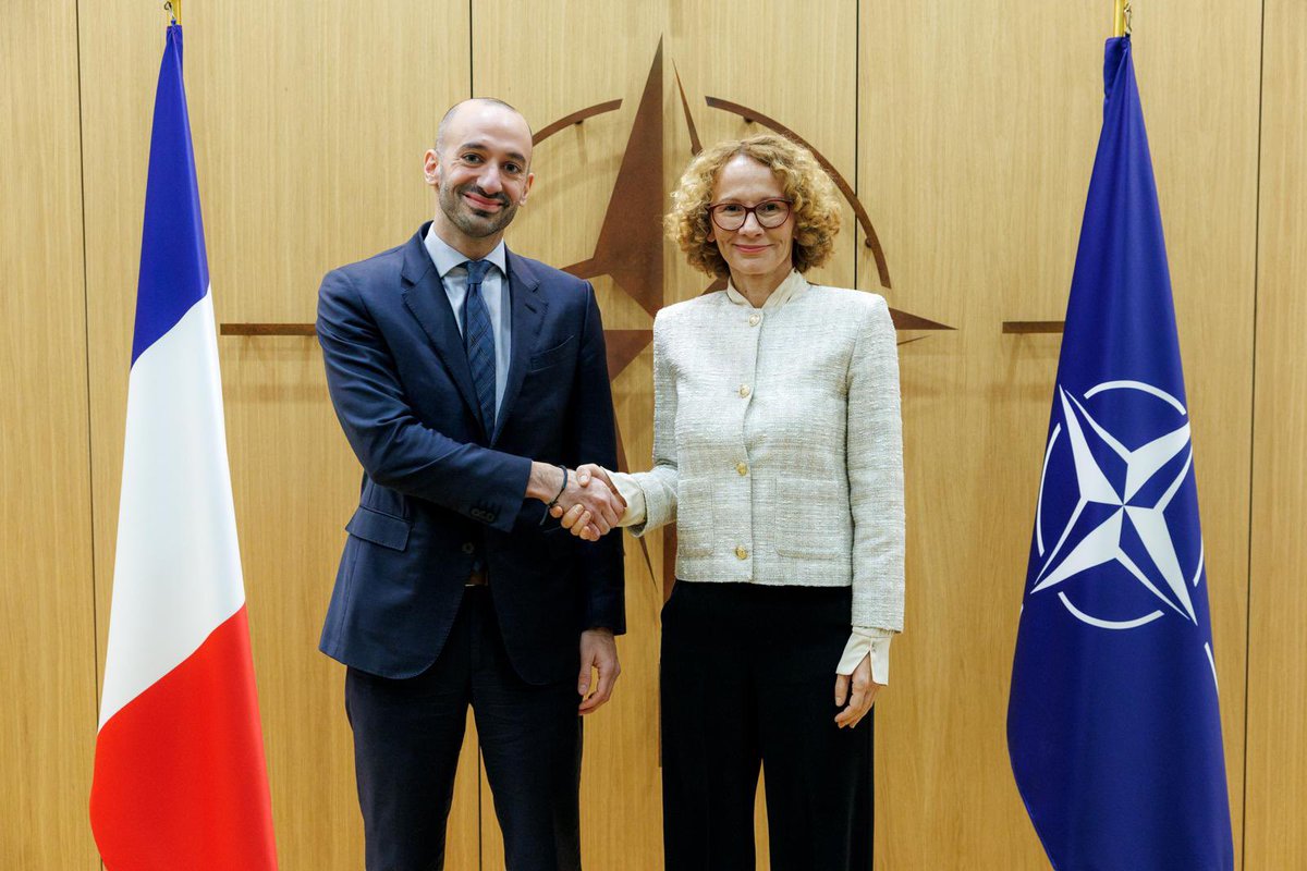 Radmila Shekerinska/Радмила Шекеринска (@sekerinska) on Twitter photo Très heureuse de mon 1er entretien avec le Ministre Délégué 🇫🇷 <a href="/benjaminhaddad/">Benjamin Haddad</a>
Nous avons discuté:
➡️ Soutien à l’Ukraine 🇺🇦
➡️ Lutte contre la désinformation
➡️ Relation #OTAN-#UE
➡️ Défense collective
À bientôt à Paris! Très heureuse de mon 1er entretien avec le Ministre Délégué 🇫🇷 <a href="/benjaminhaddad/">Benjamin Haddad</a>
Nous avons discuté:
➡️ Soutien à l’Ukraine 🇺🇦
➡️ Lutte contre la désinformation
➡️ Relation #OTAN-#UE
➡️ Défense collective
À bientôt à Paris!