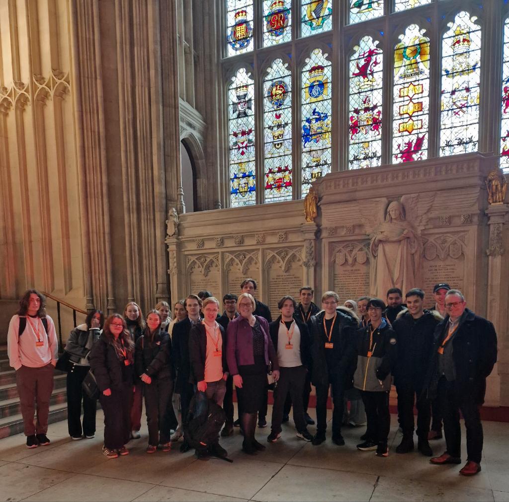 I could get used to this new lecture theatre.... Many thanks to <a href="/UniOfSurrey/">University of Surrey</a> alumnus, Guildford MP and all-round good egg <a href="/ZoeFranklinLD/">Zöe Franklin MP</a> for capping off our <a href="/SurreyPolitics/">Surrey Politics</a> Debates in British Politics module by personally leading our tour of the Palace of Westminster today.