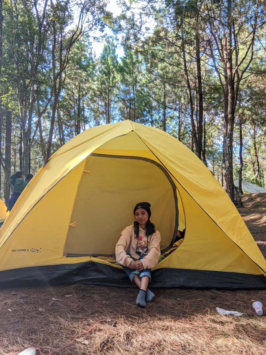wisatambois's tweet photo. Bingung Cari Tempat Camping dengan View Citylingt yang keren? 🙋🏻‍♂️Mimin 
punya rekomendasi nih….Apatuh apatuh?🧏🏻‍♂️

Kebun Rojo Solusinya☝🏻 hadir dengan pesona alam yang menakjubkan serta pengalaman berwisata yang tak terlupakan! Apakah kamu siap untuk menjunjungi tempat ini rek? https://t.co/3VZhfWsRNc