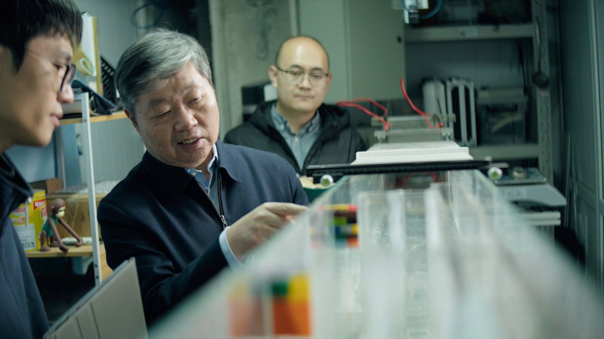 Tsinghua_Uni's tweet photo. "Our expertise in #TemperatureControl and #CrackPrevention is highly valued by our partners," says #TsinghuaRen Prof. Li Qingbin (China) from the Department of Hydraulic Engineering, who is redefining global #hydropower standards of #SmartDam construction. https://t.co/oqbw7ZtZA3