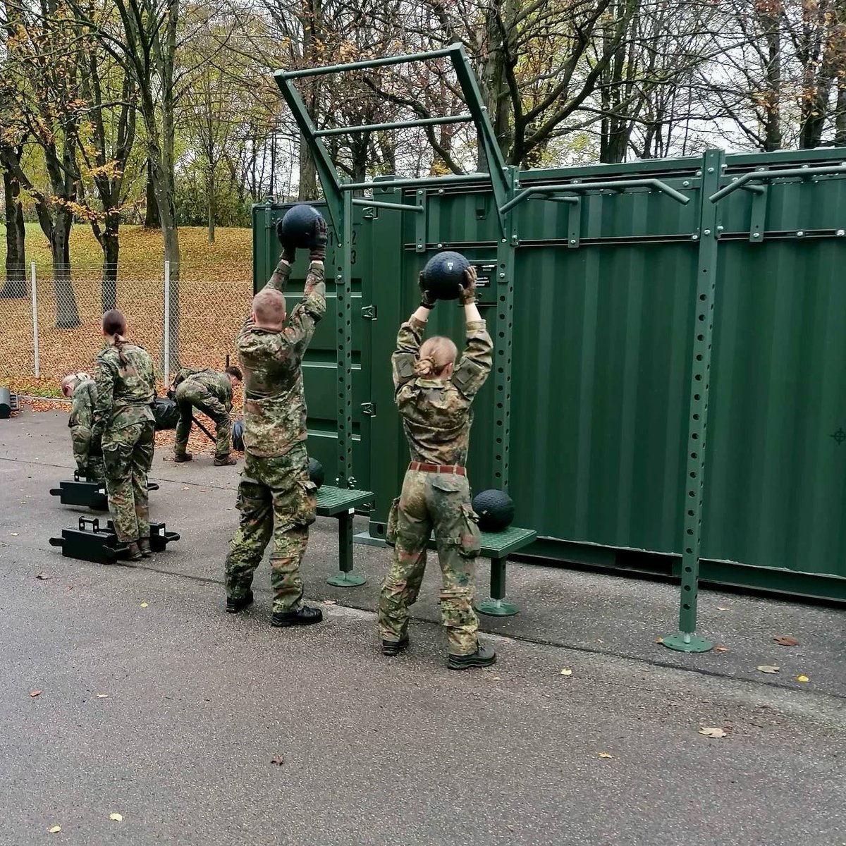 BeaverFitUK's tweet image. The Medical Academy in Munich just got #DamStrong! 💪

With their brand-new 20' Performance Locker and training rig, they're levelling up physical prep for course participants – staying fit for duty.

@beaverfituk x TACWRK 

#BeaverFit #MilitaryFit
