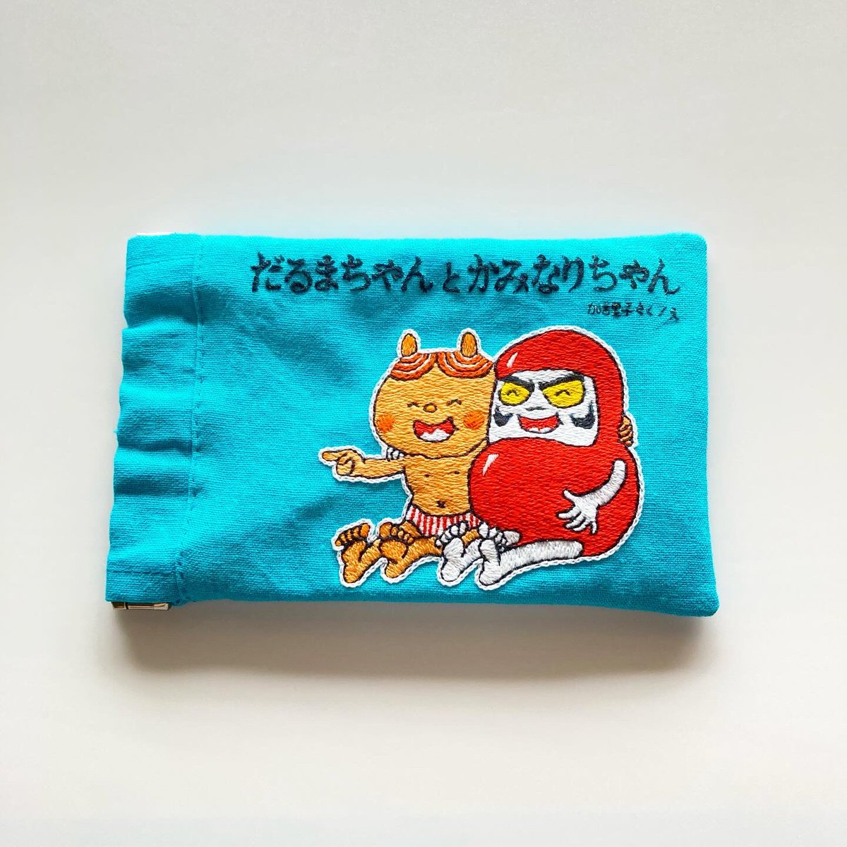 ohagi_usagi_'s tweet photo. 【だるまちゃんとかみなりちゃんポーチ】
絵本ポーチ仕上がりました〜🪡
かみなりちゃんの住んでる所…
電気代を考える必要がなさそうに思ってしまう大人になってしまった🤗

#だるまちゃんとかみなりちゃん
#加古里子 https://t.co/mCQ2M5qkX9