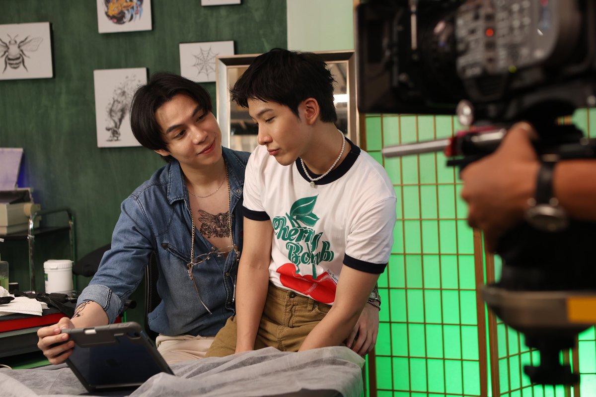 นี่อยากบีบปากยัยไบอ่ะ คือแกดูตัวเร้ก สูง 15 เซน เอว 2 รองเท้าเบอร์ 0 มาก

#TheHeartKillersEP3
<a href="/Firstkpp/">First.kp</a> <a href="/myktnw/">khaotungg</a>