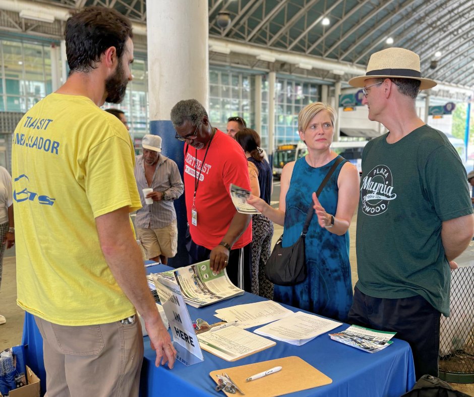 CATSRideTransit's tweet photo. 👋🏽 Hey SouthPark friends, will you join CATS' #BetterBus team today from 12-2 p.m. at the SouthPark Community Transit Center? The center is located in the parking deck of the SouthPark Mall between Belk and Dillard's.

📍 6436 South Park Drive (Accessible by routes 19, 28, 30, 57)